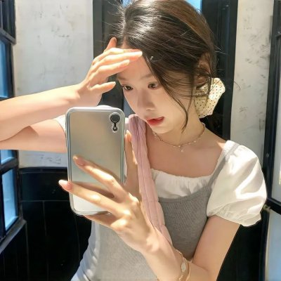 裸男歌唱